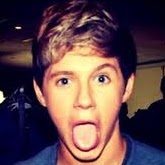 Laura Carruthers Photo 19