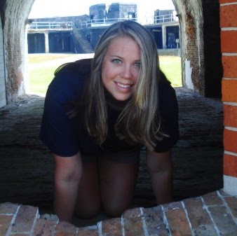 Hillary Smith Photo 13