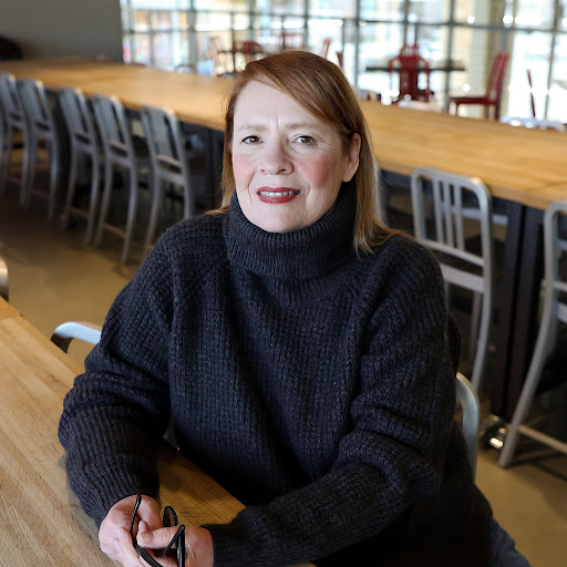 Suzanne Hinton Photo 5