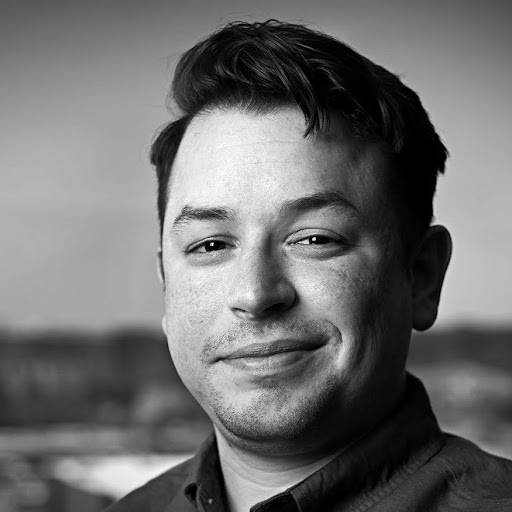 Eric Cardona Photo 4