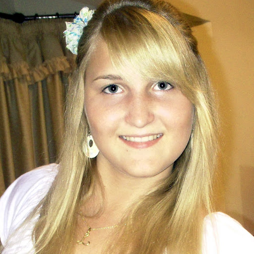 Elizabeth Lange Photo 33
