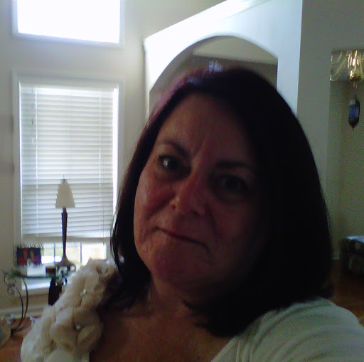 Carol Hardy Photo 7
