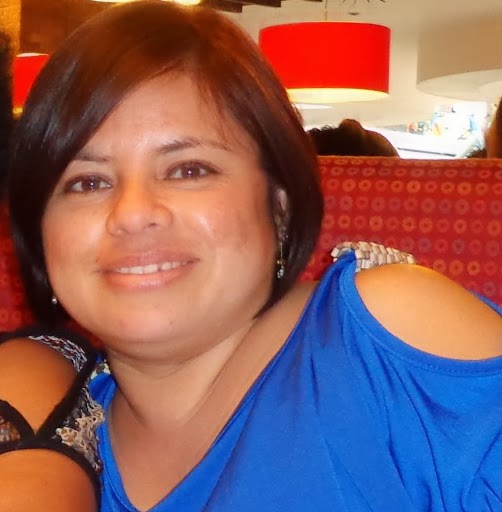Alicia Flores Photo 36