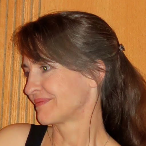 Shelley Elliott Photo 5