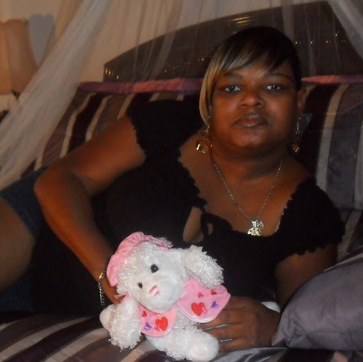 Tracey Lyons Photo 34