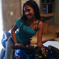 Elizabeth Alvarez Photo 22