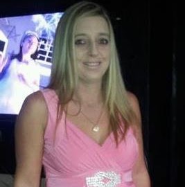 Julie Abbott Photo 18