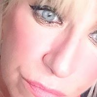 Angela Lynch Photo 24