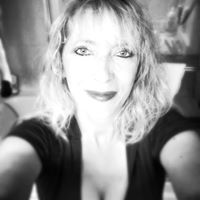 Stacey Strong Photo 12