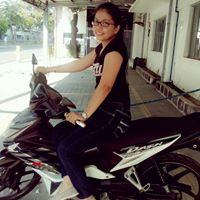 Julie Peralta Photo 24