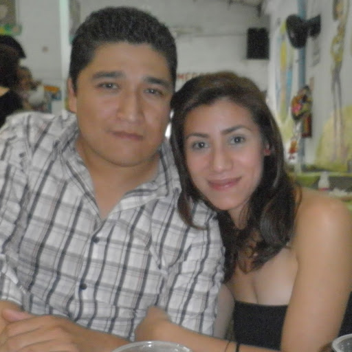 Elizabeth Castaneda Photo 23