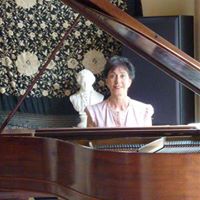 Christine Weis Photo 37