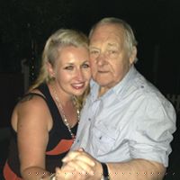 Sarah Barker Photo 32