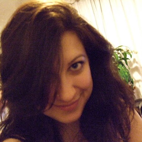 Caroline Clements Photo 16