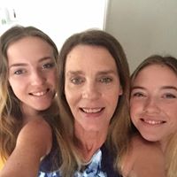 Laurie Thompson Photo 42