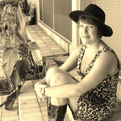 Kerry Mccarthy Photo 37