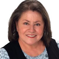 Julie Gunderson Photo 17