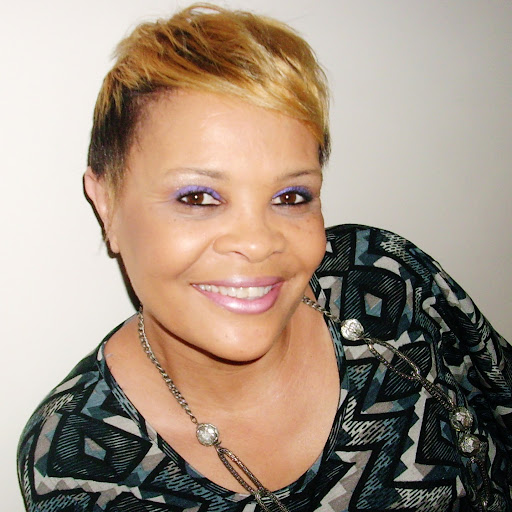 Bridget Hayes Photo 16