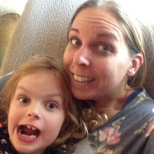 Laura Schultz Photo 19