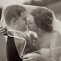 Caitlin James Photo 18