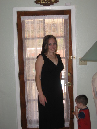 Elizabeth Wood Photo 35