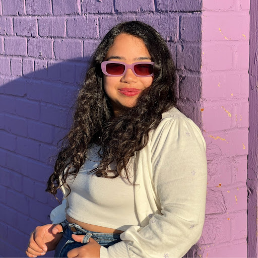 Angie Valladares Photo 3