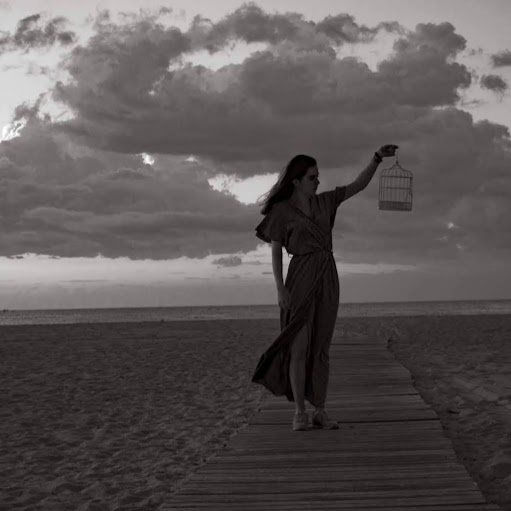 Silvia Fernandez Photo 25