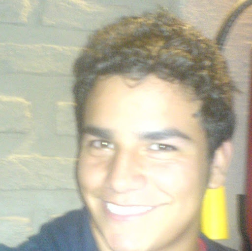 Erick Flores Photo 33