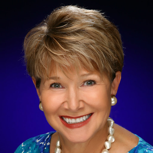 Claudia Regan Photo 6