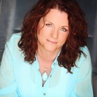 Robyn Stevens Photo 34