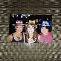 Nikki Devine Photo 5