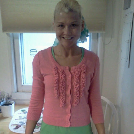 Julie Webber Photo 15