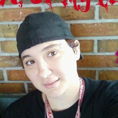 Jennifer Kuhn Photo 28