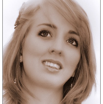 Aimee Stewart Photo 16