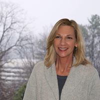 Kim Brewer Photo 28