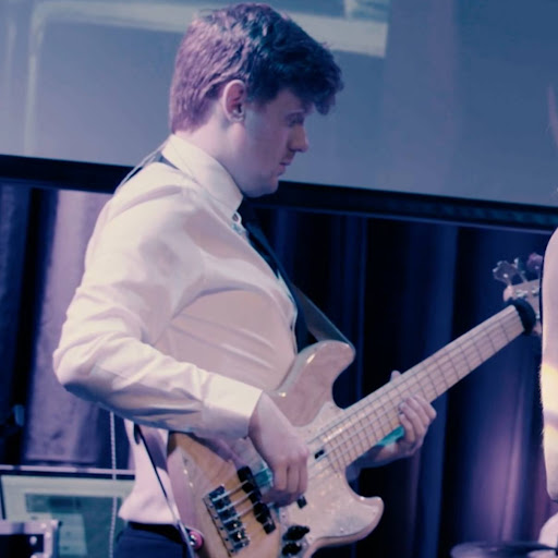 Thomas Riggs Photo 30