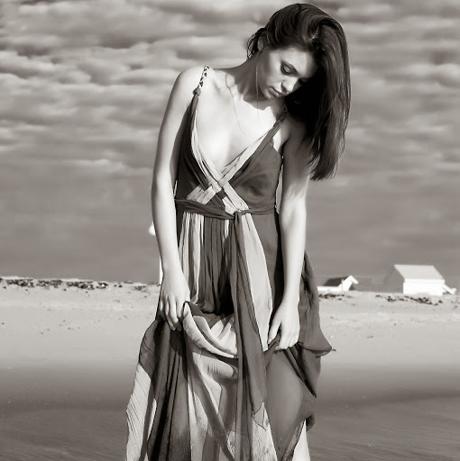 Samantha Hahn Photo 6