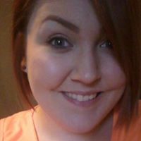 Stephanie Holly Photo 28