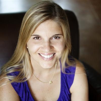 Stephanie Simpson Photo 16