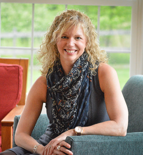 Holly Mueller Photo 39