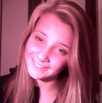 Louise Welch Photo 11