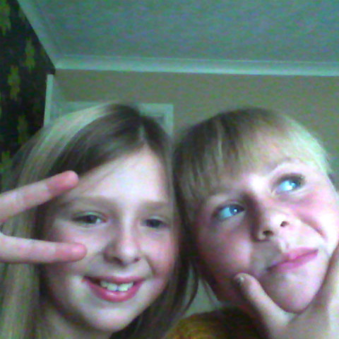 Ellie Wright Photo 7