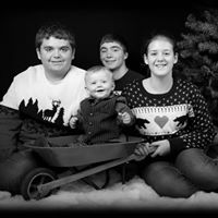 Erika Holmes Photo 19