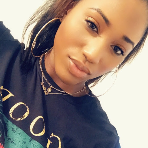 Michelle Leary Photo 17