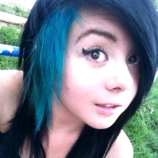 Julia Felton Photo 15