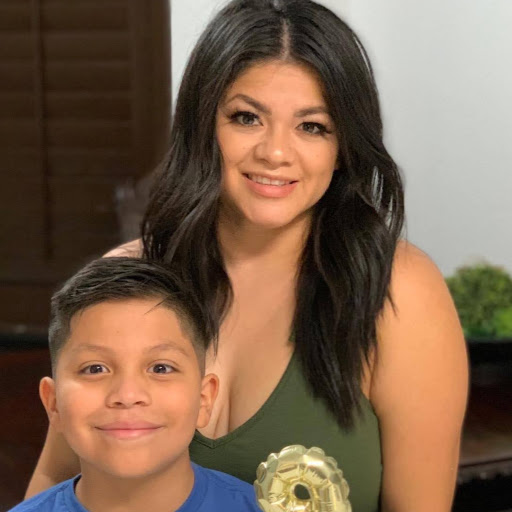 Alma Gonzalez Photo 15