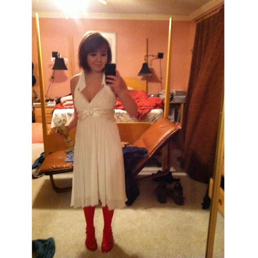Elizabeth Nicholas Photo 21