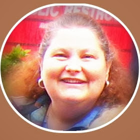 Amy Hewitt Photo 5