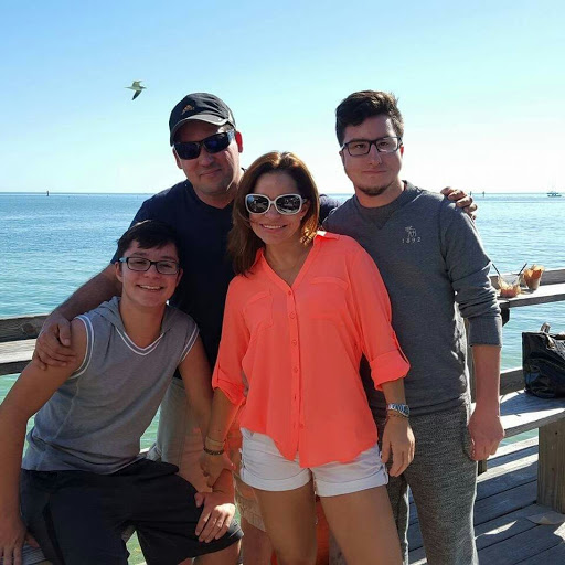 Reynaldo Gonzalez Photo 15