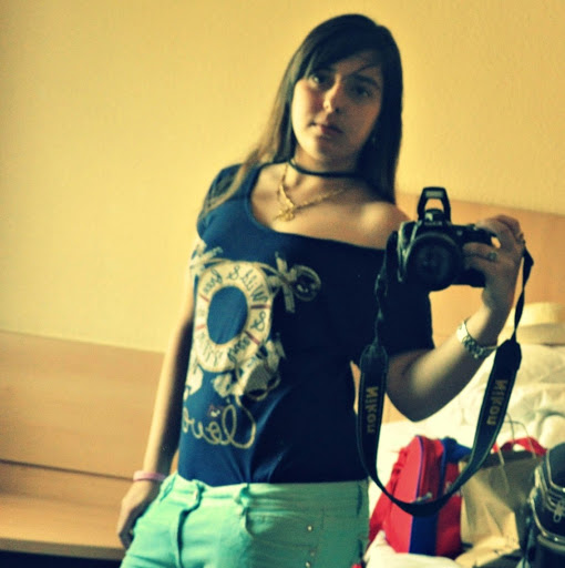 Maria Zacarias Photo 15